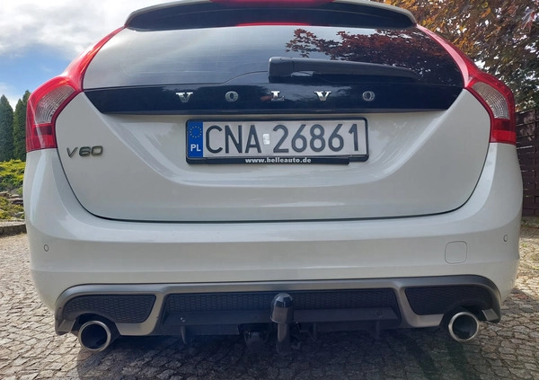 Volvo V60 cena 42400 przebieg: 149000, rok produkcji 2013 z Sejny małe 596